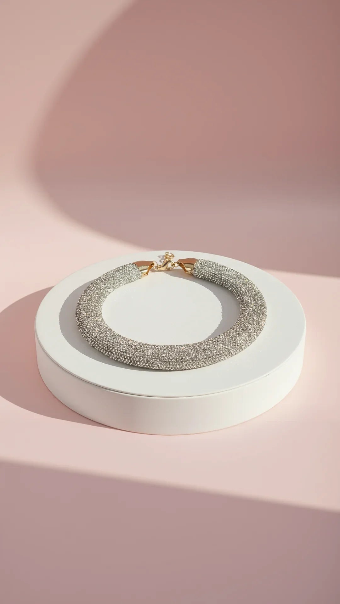 Round Cut Crystal Collar Necklace