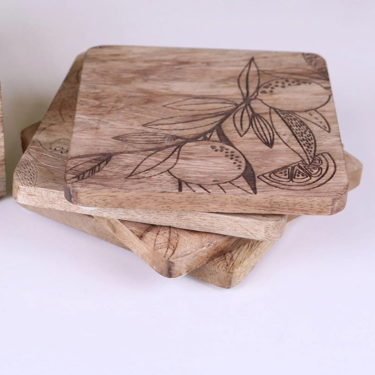 Saitras Mango Wood Coasters Engraved Citrus Design