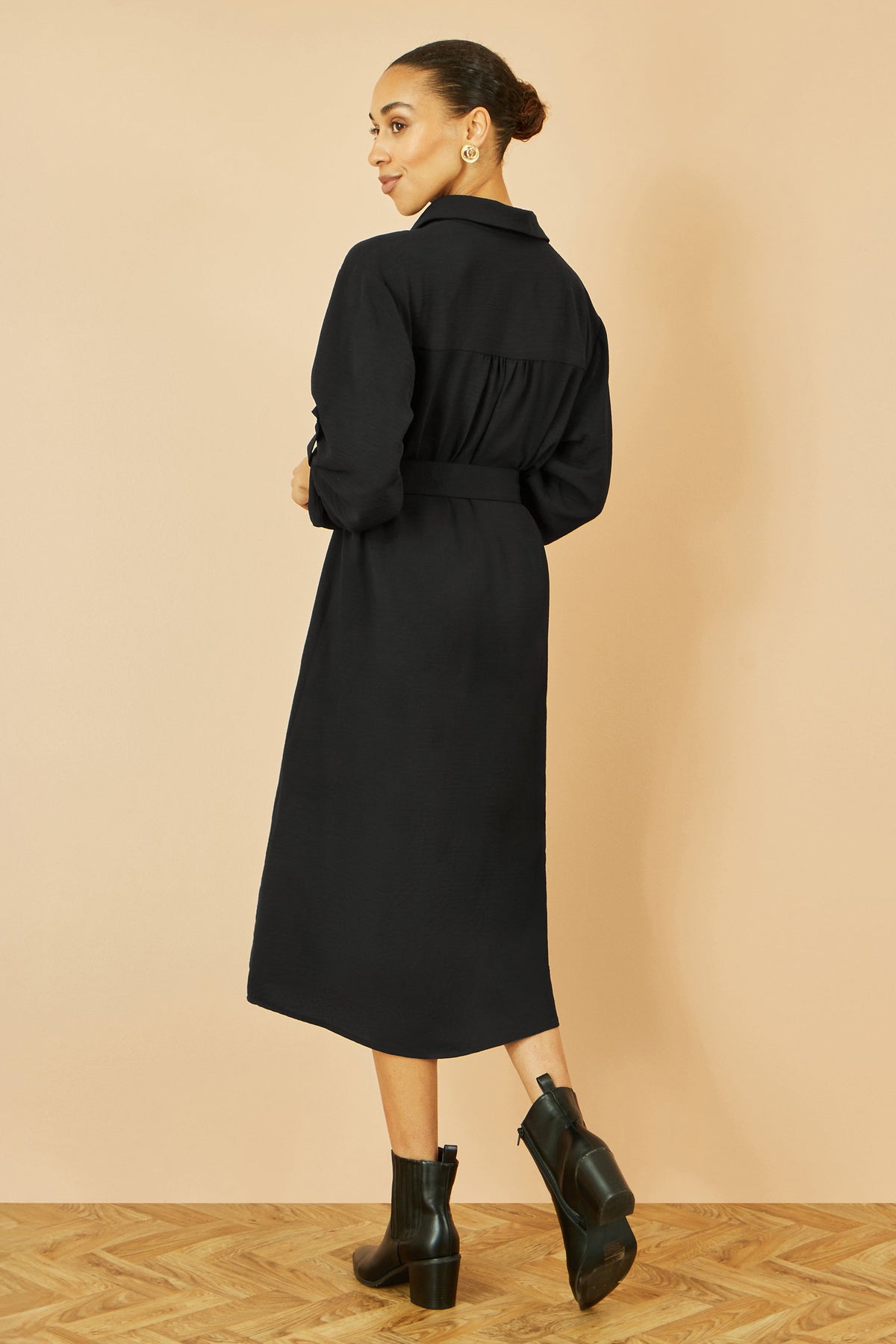 Yumi Black Stretch Midi Shirt Dress
